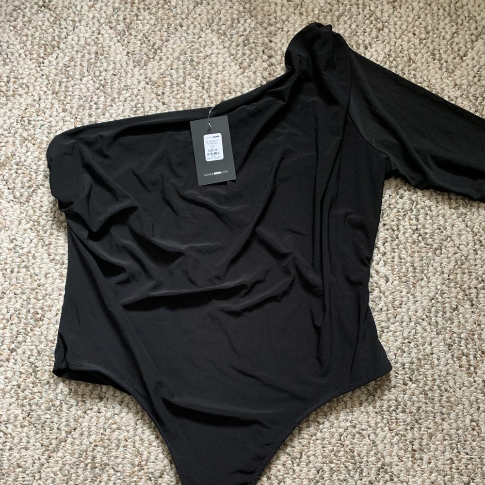 “Not waiting on you” 💋black bodysuit